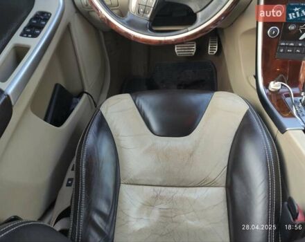 Вольво ХС60 2009 в Миргороде на Automoto.ua Серый Вольво ХС60, объемом двигателя 2.4 л и пробегом 379 тыс. км за 12500 $, фото 9 на Automoto.ua