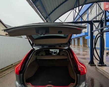 Серый Вольво ХС60, объемом двигателя 2.4 л и пробегом 278 тыс. км за 12300 $, фото 9 на Automoto.ua