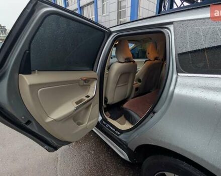 Серый Вольво ХС60, объемом двигателя 2.4 л и пробегом 278 тыс. км за 12300 $, фото 10 на Automoto.ua