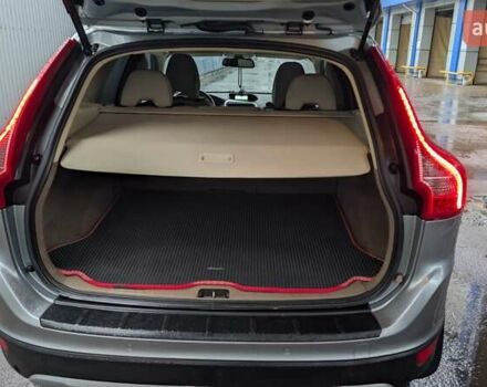 Серый Вольво ХС60, объемом двигателя 2.4 л и пробегом 278 тыс. км за 12300 $, фото 8 на Automoto.ua