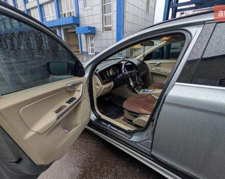 Серый Вольво ХС60, объемом двигателя 2.4 л и пробегом 278 тыс. км за 12300 $, фото 11 на Automoto.ua