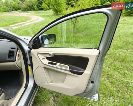 Вольво ХС60 2009 в Миргороде на Automoto.ua Серый Вольво ХС60, объемом двигателя 2.4 л и пробегом 379 тыс. км за 12500 $, фото 35 на Automoto.ua