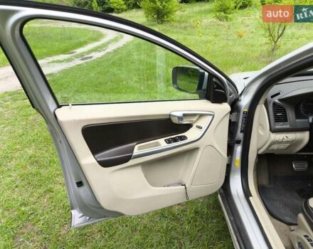 Вольво ХС60 2009 в Миргороде на Automoto.ua Серый Вольво ХС60, объемом двигателя 2.4 л и пробегом 379 тыс. км за 12500 $, фото 19 на Automoto.ua