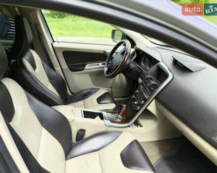 Вольво ХС60 2009 в Миргороде на Automoto.ua Серый Вольво ХС60, объемом двигателя 2.4 л и пробегом 379 тыс. км за 12500 $, фото 41 на Automoto.ua