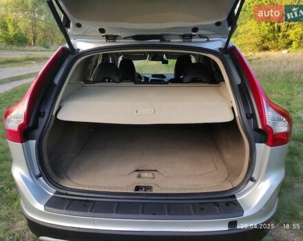 Вольво ХС60 2009 в Миргороде на Automoto.ua Серый Вольво ХС60, объемом двигателя 2.4 л и пробегом 379 тыс. км за 12500 $, фото 6 на Automoto.ua