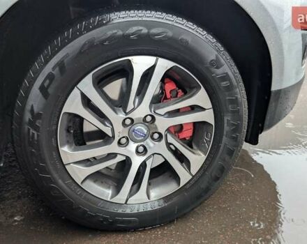 Серый Вольво ХС60, объемом двигателя 2.4 л и пробегом 278 тыс. км за 12300 $, фото 7 на Automoto.ua