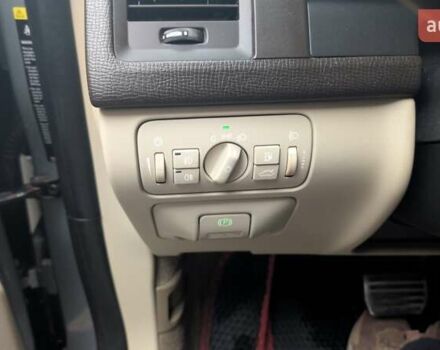 Серый Вольво ХС60, объемом двигателя 2.4 л и пробегом 278 тыс. км за 12300 $, фото 18 на Automoto.ua