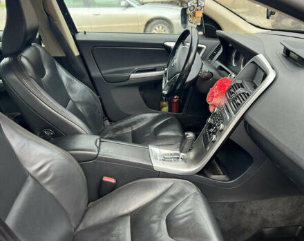 Вольво ХС60 2010 в Каменское - Днепродзержинск на Automoto.ua Серый Вольво ХС60, объемом двигателя 1.9 л и пробегом 218 тыс. км за 11900 $, фото 8 на Automoto.ua