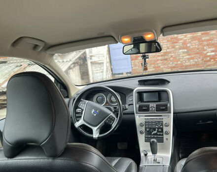Вольво ХС60 2010 в Каменское - Днепродзержинск на Automoto.ua Серый Вольво ХС60, объемом двигателя 1.9 л и пробегом 218 тыс. км за 11900 $, фото 7 на Automoto.ua