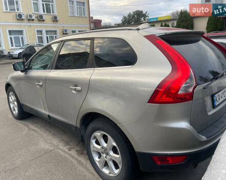 Серый Вольво ХС60, объемом двигателя 3.19 л и пробегом 190 тыс. км за 9999 $, фото 2 на Automoto.ua