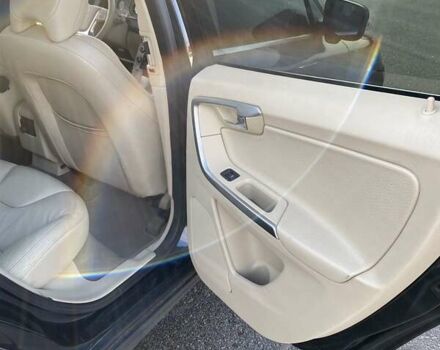 Серый Вольво ХС60, объемом двигателя 3.2 л и пробегом 141 тыс. км за 10500 $, фото 16 на Automoto.ua