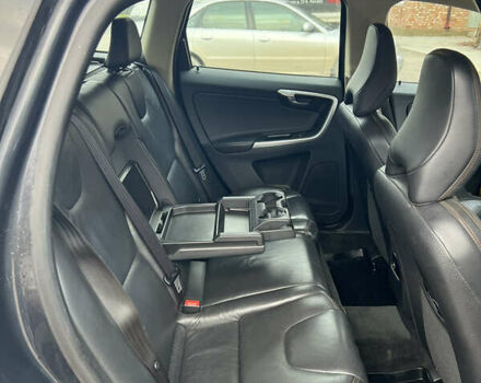 Вольво ХС60 2010 в Каменское - Днепродзержинск на Automoto.ua Серый Вольво ХС60, объемом двигателя 1.9 л и пробегом 218 тыс. км за 11900 $, фото 6 на Automoto.ua