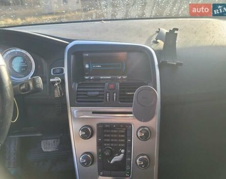 Сірий Вольво ХС60, об'ємом двигуна 2.4 л та пробігом 368 тис. км за 17000 $, фото 2 на Automoto.ua