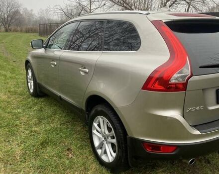 Серый Вольво ХС60, объемом двигателя 2.95 л и пробегом 243 тыс. км за 15000 $, фото 3 на Automoto.ua