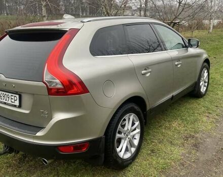 Серый Вольво ХС60, объемом двигателя 2.95 л и пробегом 243 тыс. км за 15000 $, фото 2 на Automoto.ua