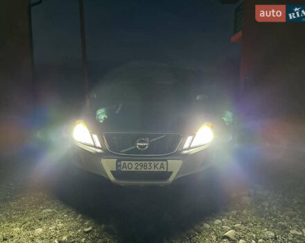 Серый Вольво ХС60, объемом двигателя 2.4 л и пробегом 417 тыс. км за 15500 $, фото 1 на Automoto.ua