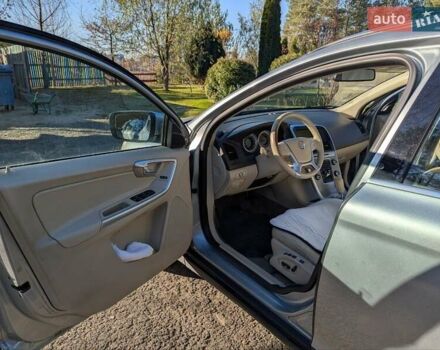 Серый Вольво ХС60, объемом двигателя 2 л и пробегом 300 тыс. км за 11500 $, фото 5 на Automoto.ua