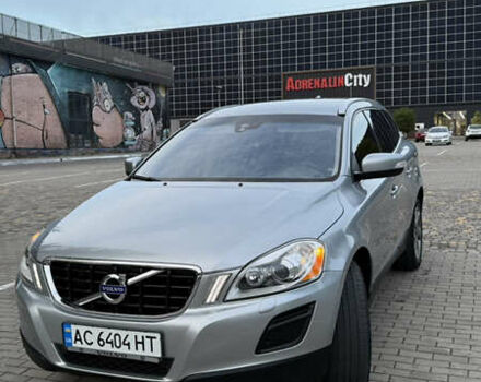 Серый Вольво ХС60, объемом двигателя 2.4 л и пробегом 250 тыс. км за 17999 $, фото 1 на Automoto.ua