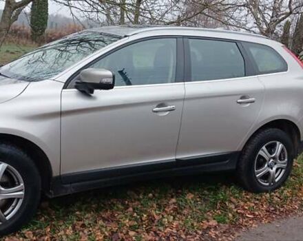 Серый Вольво ХС60, объемом двигателя 2.4 л и пробегом 285 тыс. км за 15300 $, фото 4 на Automoto.ua