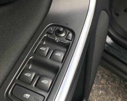 Серый Вольво ХС60, объемом двигателя 2 л и пробегом 315 тыс. км за 13000 $, фото 10 на Automoto.ua