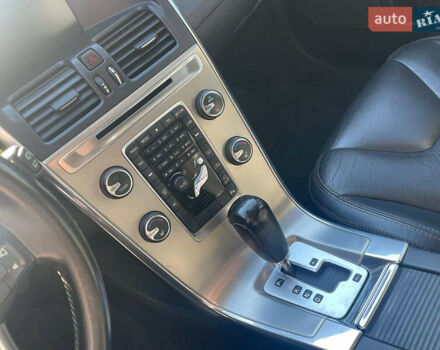 Серый Вольво ХС60, объемом двигателя 2.4 л и пробегом 310 тыс. км за 13500 $, фото 19 на Automoto.ua