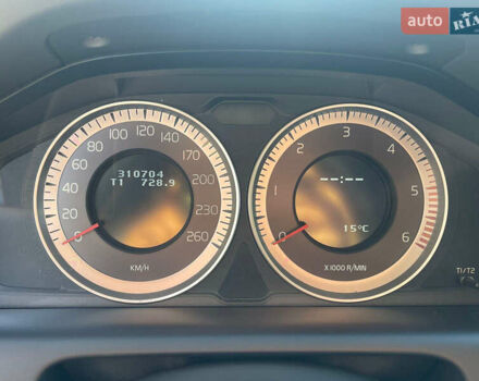 Серый Вольво ХС60, объемом двигателя 2.4 л и пробегом 310 тыс. км за 13500 $, фото 12 на Automoto.ua