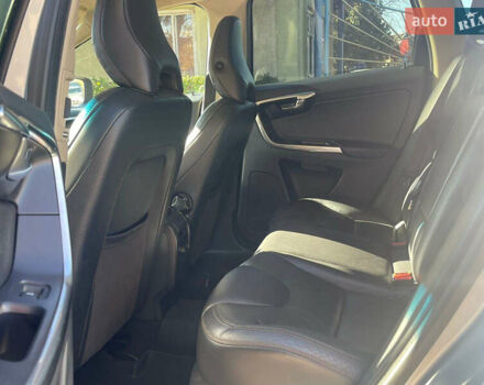 Серый Вольво ХС60, объемом двигателя 2.4 л и пробегом 310 тыс. км за 13500 $, фото 3 на Automoto.ua