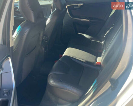 Серый Вольво ХС60, объемом двигателя 2.4 л и пробегом 310 тыс. км за 13500 $, фото 6 на Automoto.ua