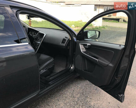 Серый Вольво ХС60, объемом двигателя 2 л и пробегом 315 тыс. км за 13000 $, фото 16 на Automoto.ua