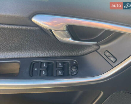 Серый Вольво ХС60, объемом двигателя 2.4 л и пробегом 310 тыс. км за 13500 $, фото 17 на Automoto.ua