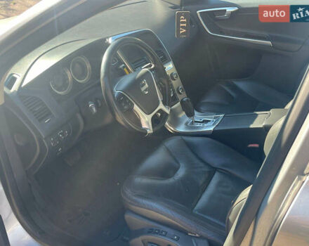 Серый Вольво ХС60, объемом двигателя 2.4 л и пробегом 310 тыс. км за 13500 $, фото 10 на Automoto.ua