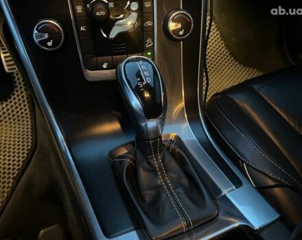 Серый Вольво ХС60, объемом двигателя 2.4 л и пробегом 264 тыс. км за 22290 $, фото 29 на Automoto.ua