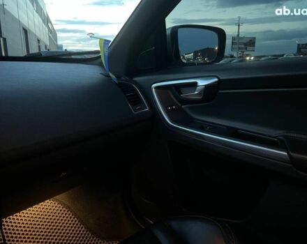 Серый Вольво ХС60, объемом двигателя 2.4 л и пробегом 264 тыс. км за 22290 $, фото 30 на Automoto.ua