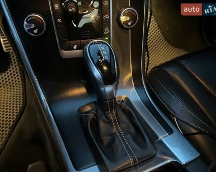 Серый Вольво ХС60, объемом двигателя 2.4 л и пробегом 264 тыс. км за 22290 $, фото 29 на Automoto.ua