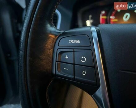 Серый Вольво ХС60, объемом двигателя 2.4 л и пробегом 264 тыс. км за 22290 $, фото 21 на Automoto.ua