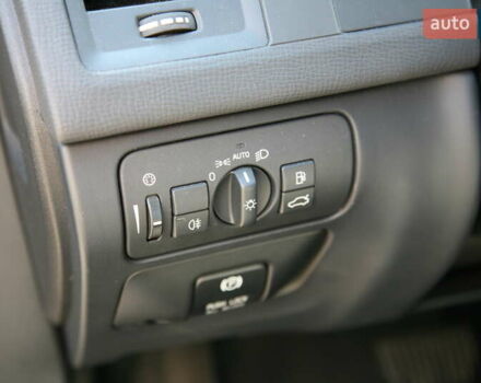 Серый Вольво ХС60, объемом двигателя 2.95 л и пробегом 203 тыс. км за 12300 $, фото 13 на Automoto.ua