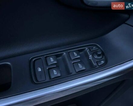 Серый Вольво ХС60, объемом двигателя 2.4 л и пробегом 264 тыс. км за 22290 $, фото 14 на Automoto.ua