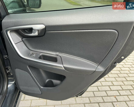 Серый Вольво ХС60, объемом двигателя 2.4 л и пробегом 215 тыс. км за 19900 $, фото 37 на Automoto.ua