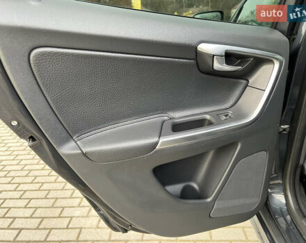 Серый Вольво ХС60, объемом двигателя 2.4 л и пробегом 215 тыс. км за 19900 $, фото 41 на Automoto.ua