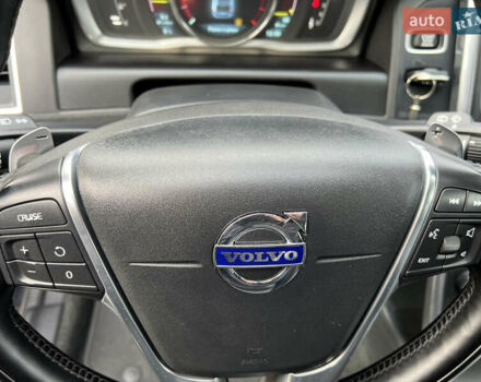 Серый Вольво ХС60, объемом двигателя 2.4 л и пробегом 215 тыс. км за 19900 $, фото 33 на Automoto.ua