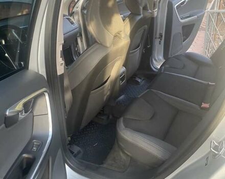 Серый Вольво ХС60, объемом двигателя 2.5 л и пробегом 184 тыс. км за 16500 $, фото 2 на Automoto.ua