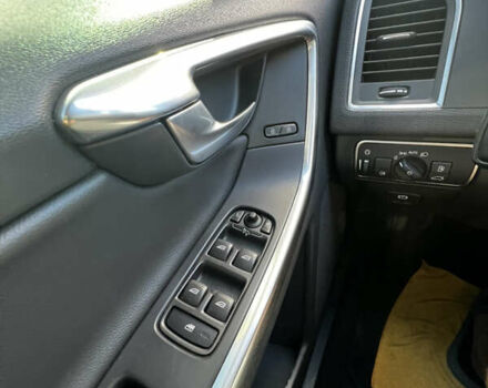 Сірий Вольво ХС60, об'ємом двигуна 1.97 л та пробігом 185 тис. км за 15600 $, фото 35 на Automoto.ua