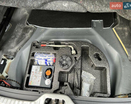 Серый Вольво ХС60, объемом двигателя 2.4 л и пробегом 215 тыс. км за 19900 $, фото 46 на Automoto.ua