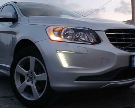 Сірий Вольво ХС60, об'ємом двигуна 2 л та пробігом 244 тис. км за 14200 $, фото 2 на Automoto.ua