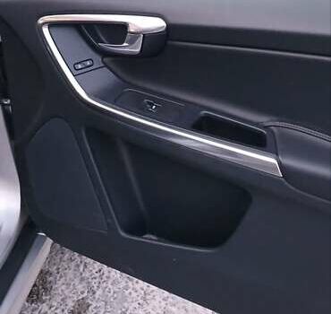 Сірий Вольво ХС60, об'ємом двигуна 2 л та пробігом 244 тис. км за 14200 $, фото 5 на Automoto.ua