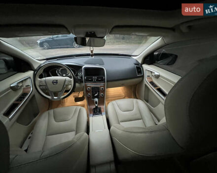 Вольво ХС60 2015 в Луцке на Automoto.ua Серый Вольво ХС60, объемом двигателя 2 л и пробегом 238 тыс. км за 15290 $, фото 2 на Automoto.ua