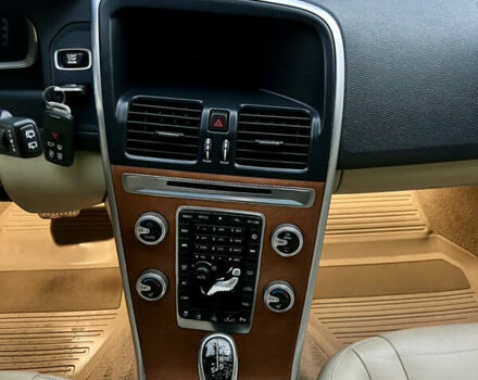 Вольво ХС60 2015 в Луцке на Automoto.ua Серый Вольво ХС60, объемом двигателя 2 л и пробегом 238 тыс. км за 15290 $, фото 25 на Automoto.ua