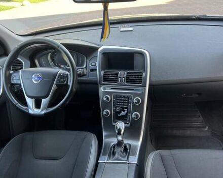 Сірий Вольво ХС60, об'ємом двигуна 2.4 л та пробігом 210 тис. км за 17717 $, фото 12 на Automoto.ua