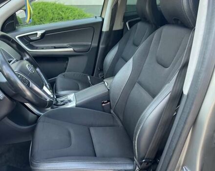 Сірий Вольво ХС60, об'ємом двигуна 2.4 л та пробігом 210 тис. км за 17717 $, фото 14 на Automoto.ua