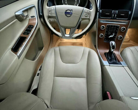 Вольво ХС60 2015 в Луцке на Automoto.ua Серый Вольво ХС60, объемом двигателя 2 л и пробегом 238 тыс. км за 15290 $, фото 20 на Automoto.ua